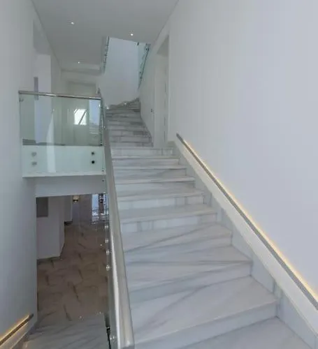 Royal On The Villa Hurgada